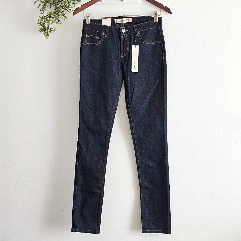 Chillin Girl Dark Wash Skinny Jeans Size 9 NWT Mid Rise Stretch Denim Slim Fit